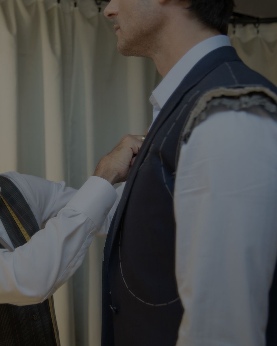 GUÍA DE CUIDADO PARA TRAJE HECHO A MEDIDA